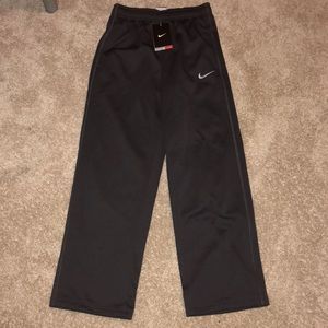 Boys (size L) Nike sweat pants dark gray (NEW)